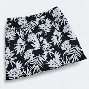 S.C & Co. Black White Tropical Floral Skort Size XL Activewear Golf Travel